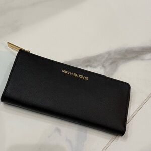 *NWT* Michel Kors Black Jet Set Wallet